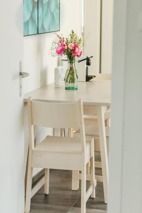 Natalies Hideaway Apartment ทูน ภายนอก รูปภาพ