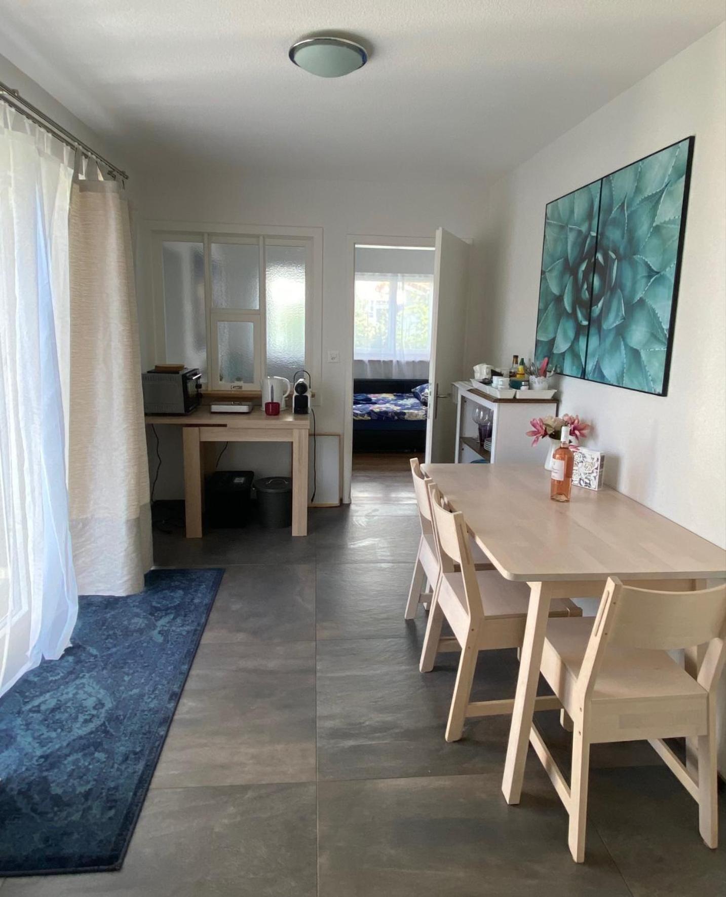Natalies Hideaway Apartment ทูน ภายนอก รูปภาพ